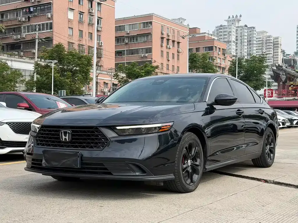 Honda Accord — фото 1
