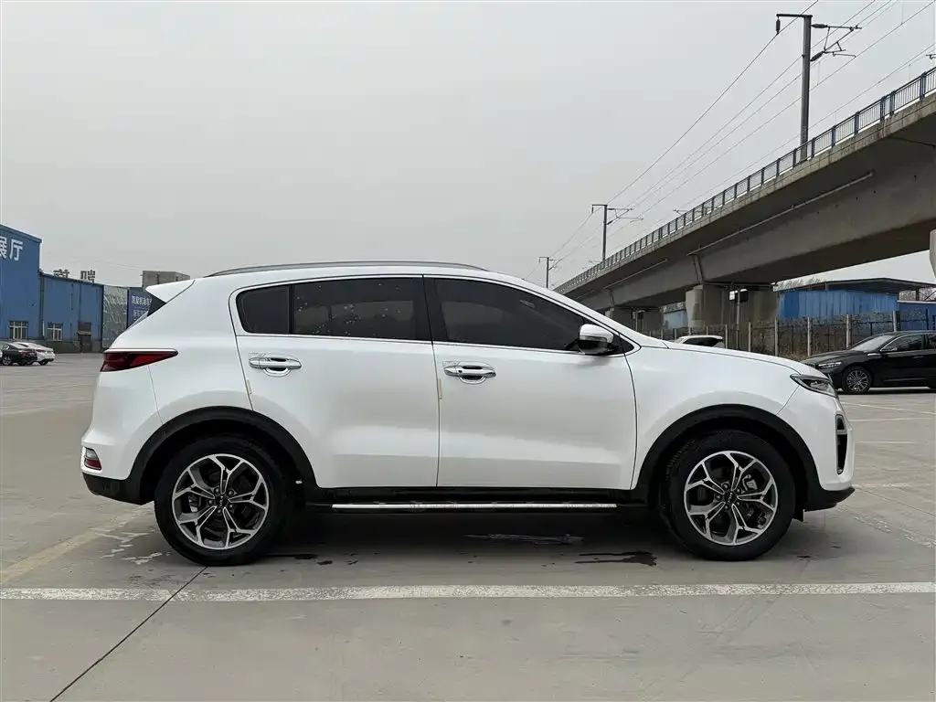 Kia KX5 2021 из CN, фото 2