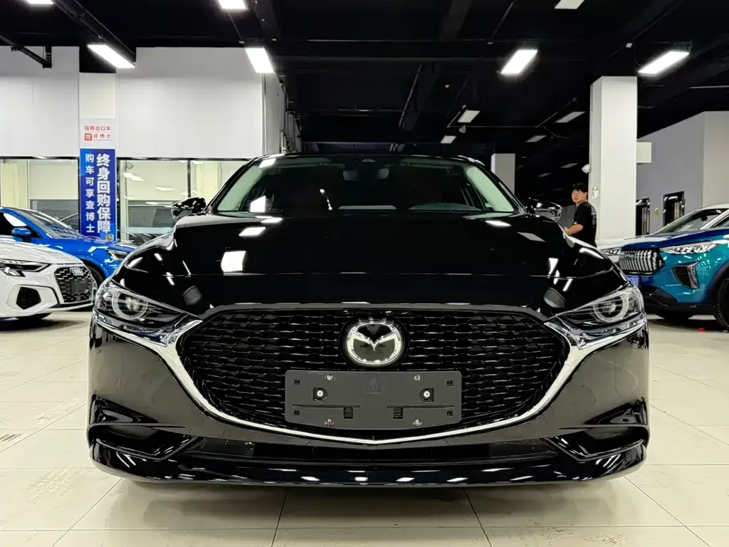 Mazda 3 Axela — фото 10