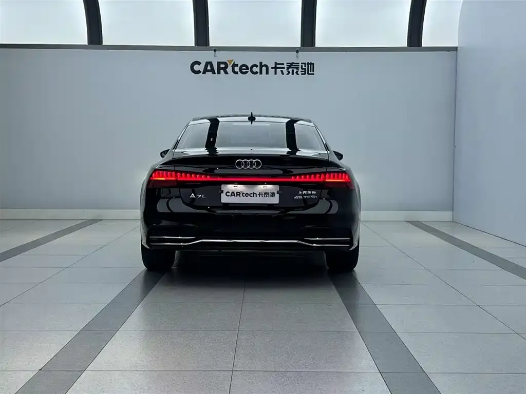 Audi A7L — фото 9