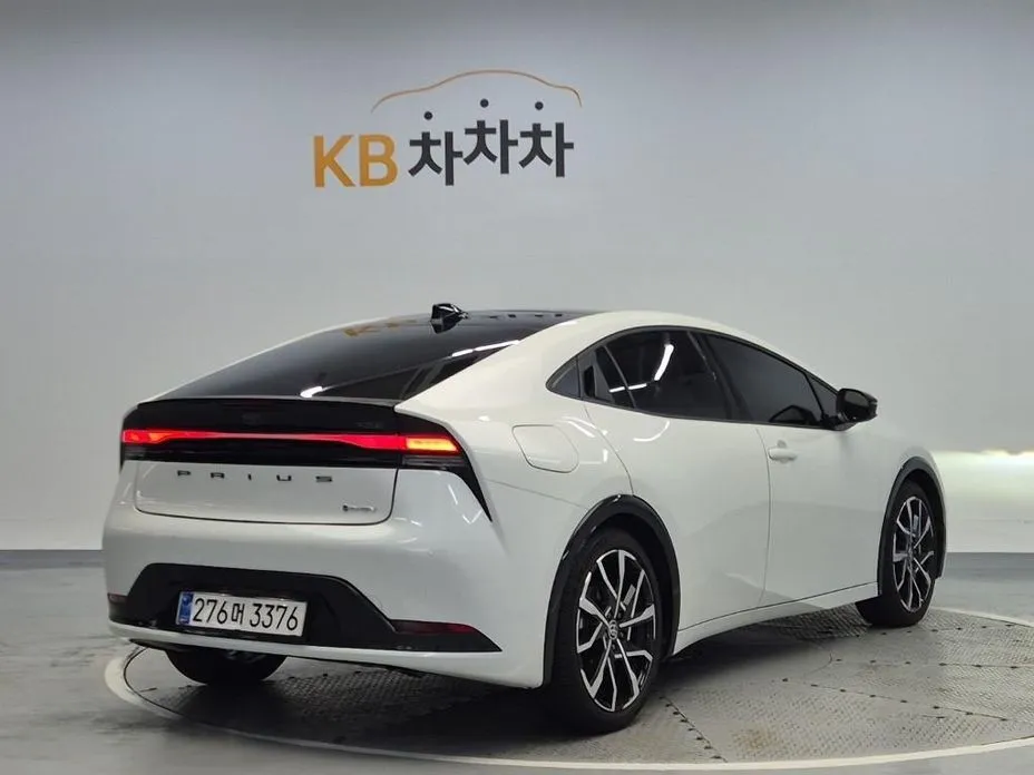 Toyota Prius 2024 из KR, фото 7