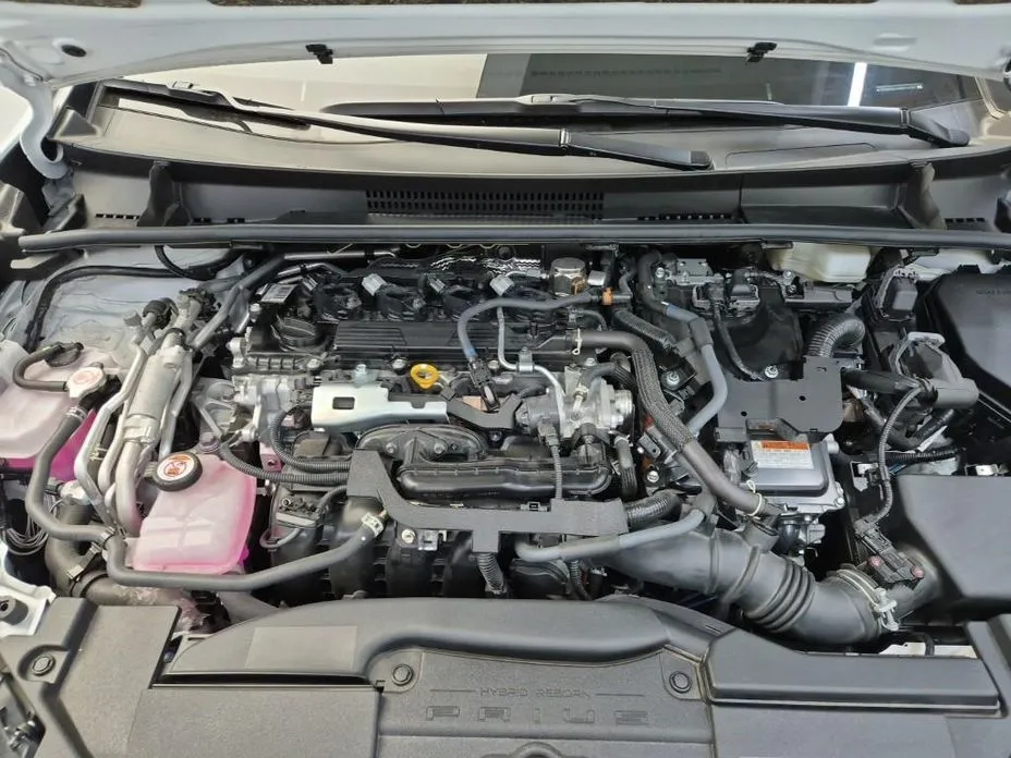 Toyota Prius 2024 из KR, фото 2