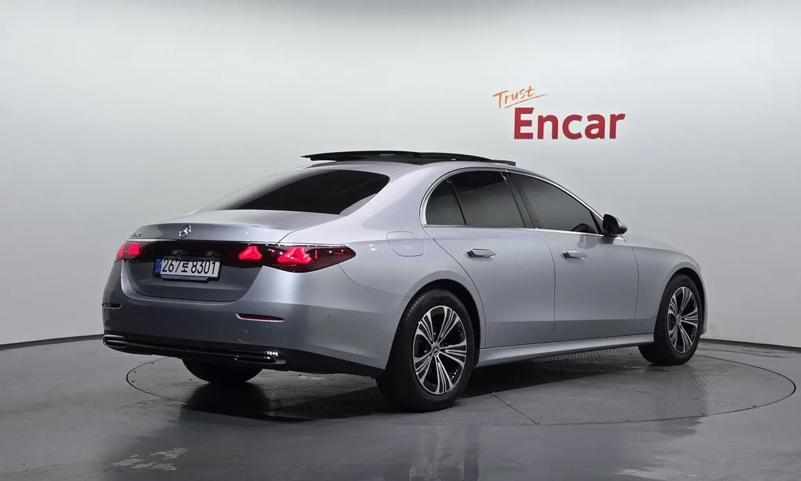 Mercedes-Benz E-Class 2025 из KR, фото 9