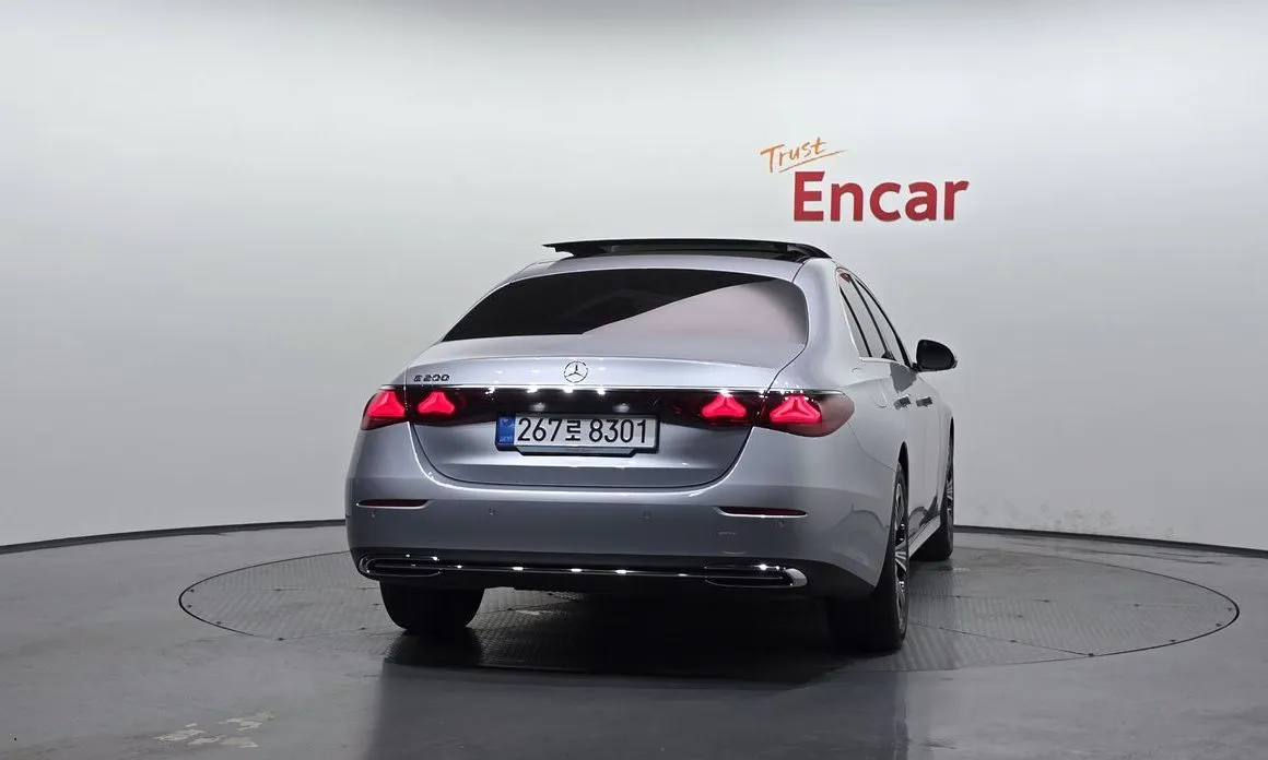 Mercedes-Benz E-Class 2025 из KR, фото 2