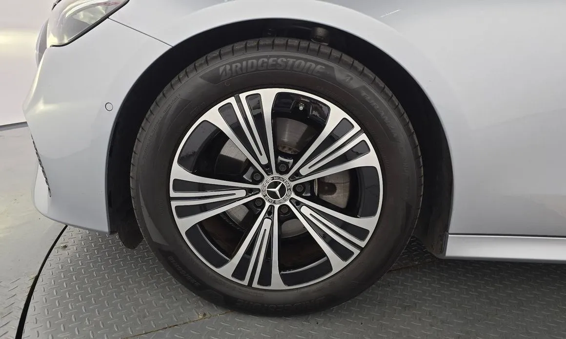 Mercedes-Benz E-Class 2025 из KR, фото 10