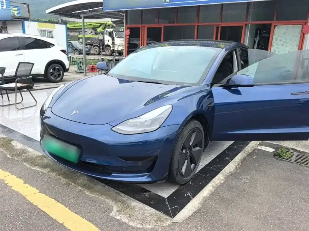 Tesla Model 3 — фото 10