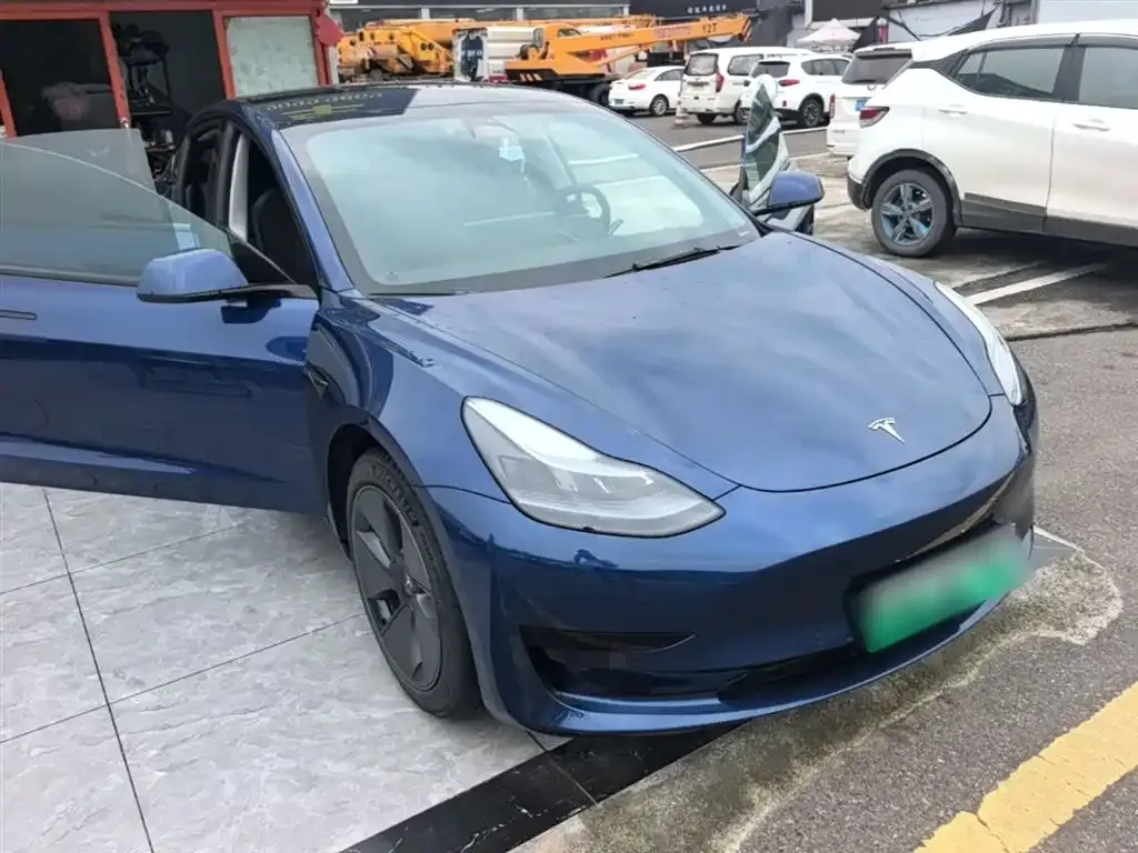 Tesla Model 3 — фото 7