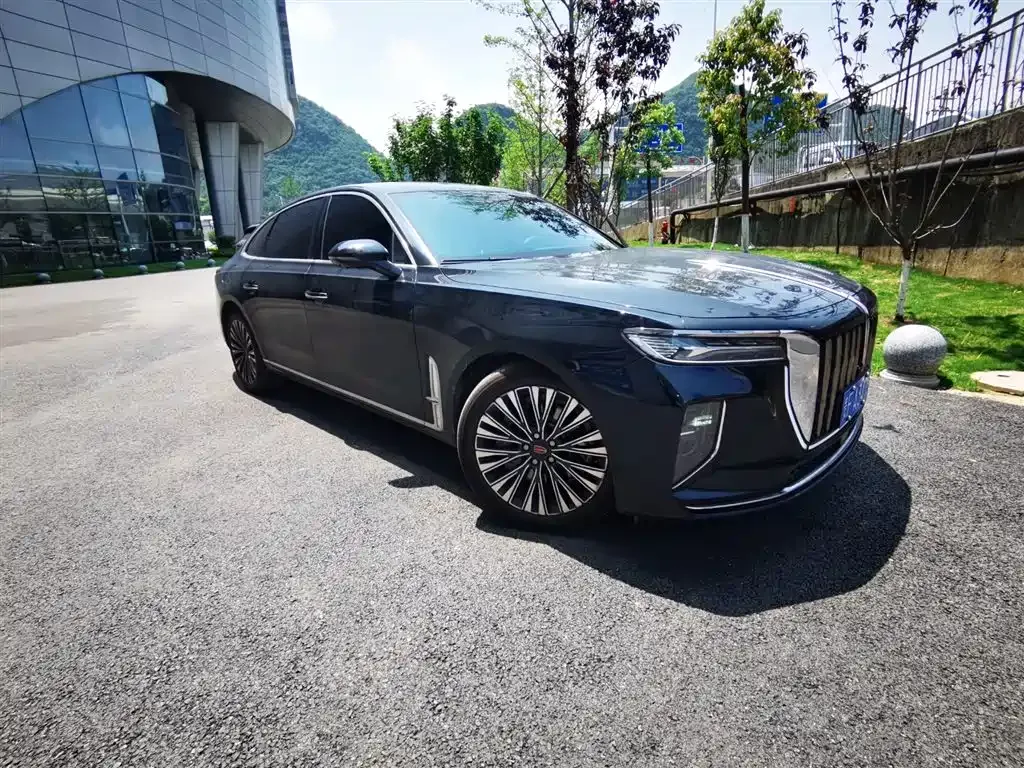 Hongqi H9 — фото 1