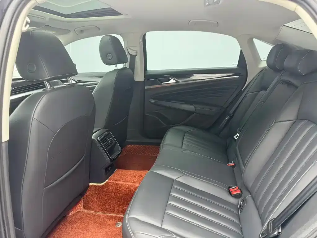 Volkswagen Passat — фото 6