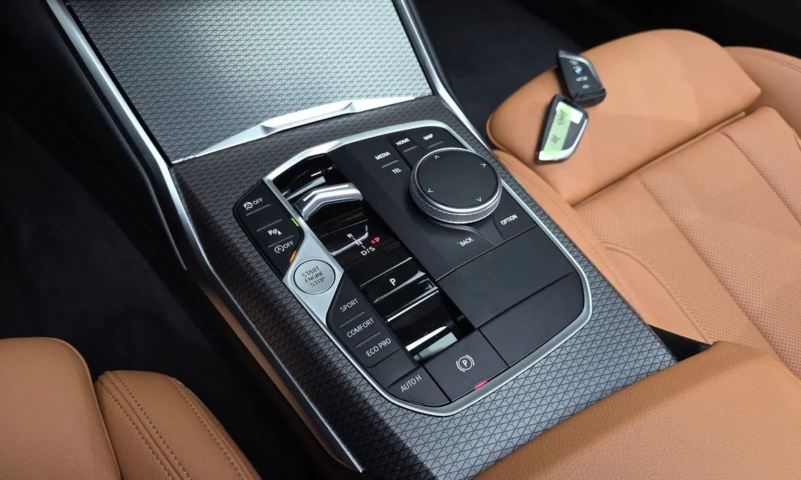 BMW 3-Series 2023 из KR, фото 6