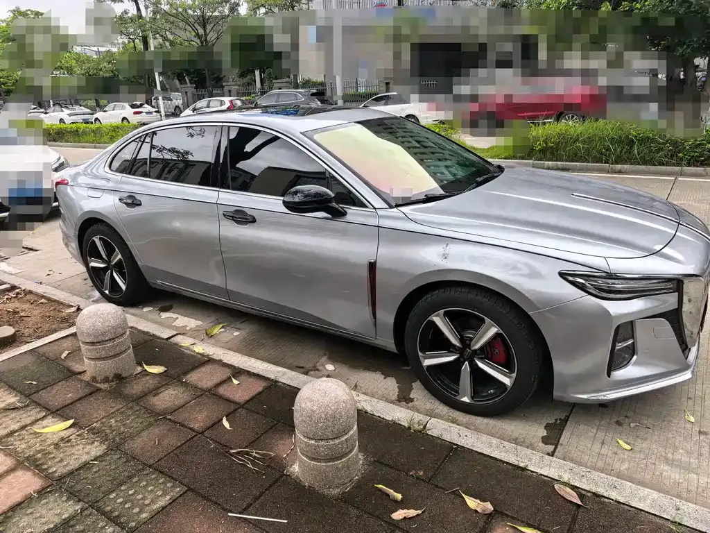 Hongqi H5 — фото 10