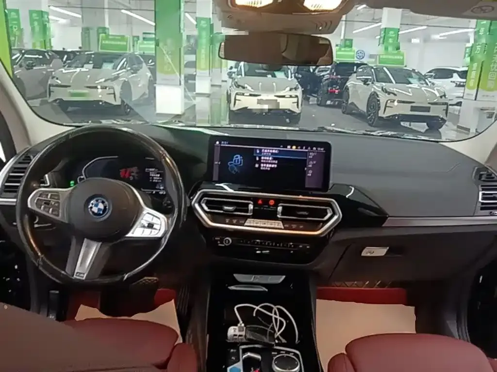 BMW iX3 — фото 10
