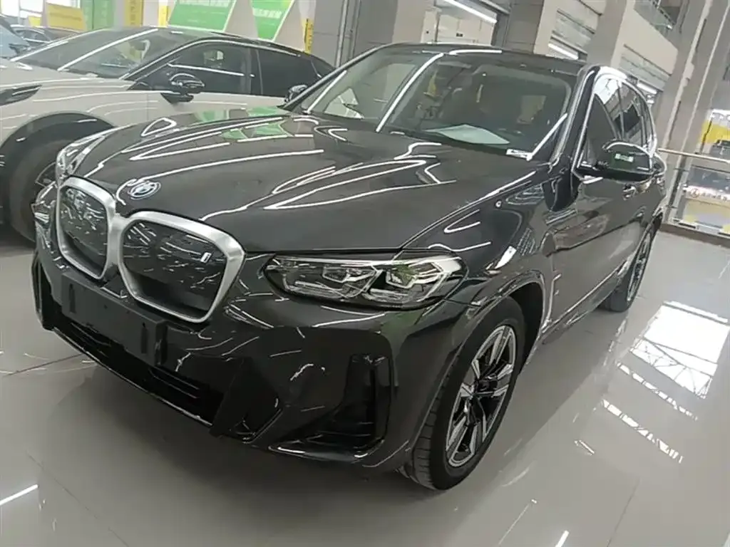 BMW iX3 — фото 5