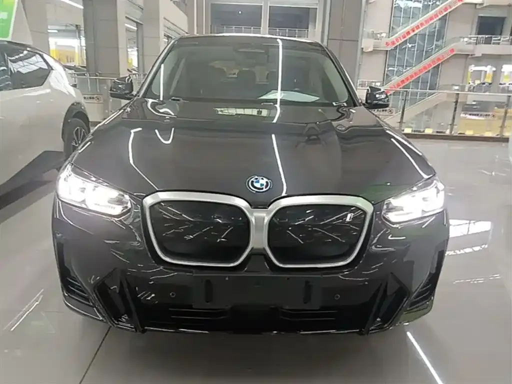 BMW iX3 — фото 3
