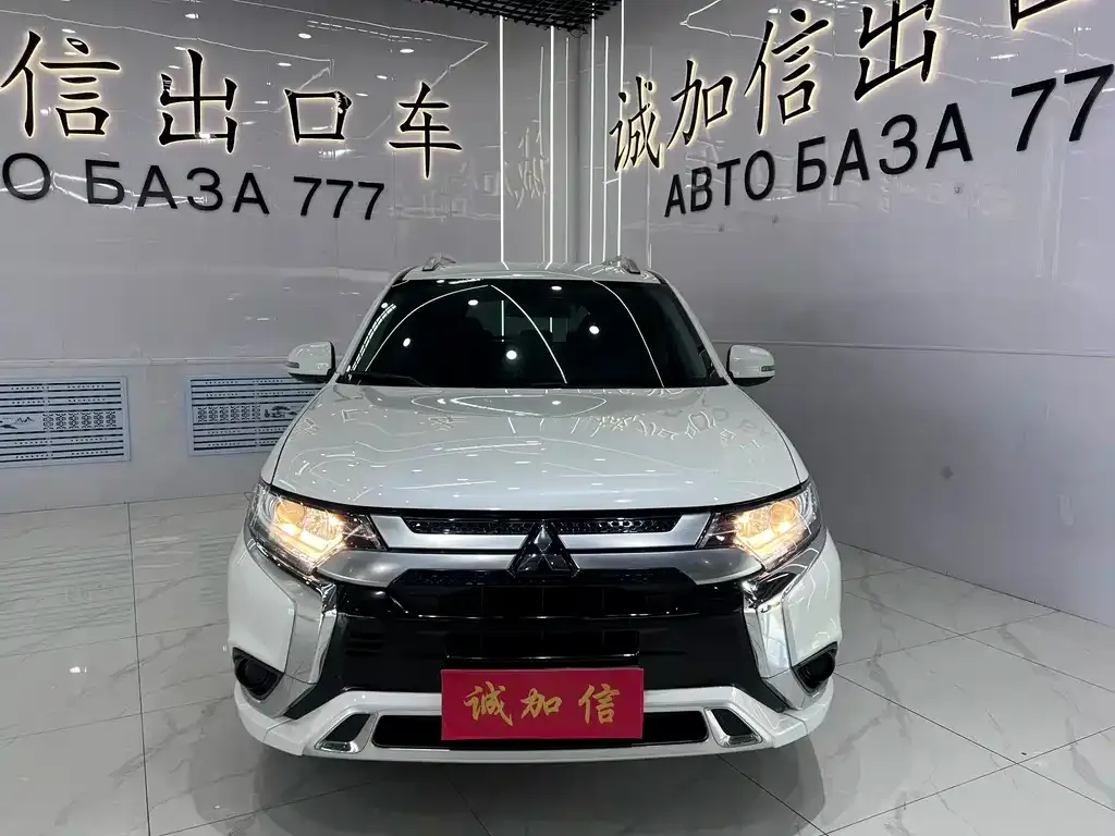 Mitsubishi Outlander — фото 6