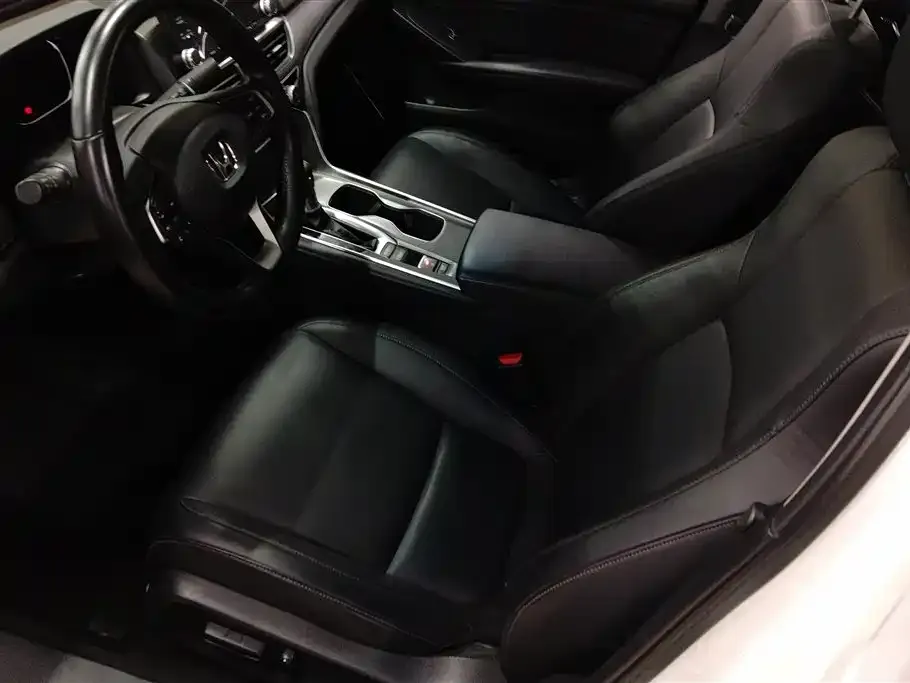 Honda Accord — фото 10