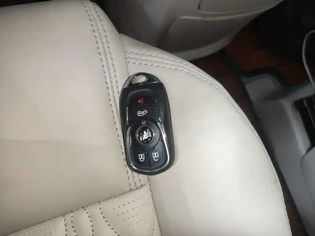 Buick GL8 2021 из CN, фото 3