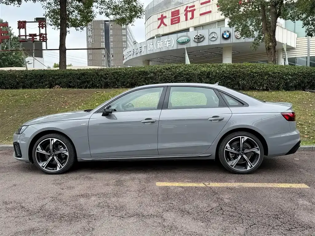 Audi A4L — фото 10