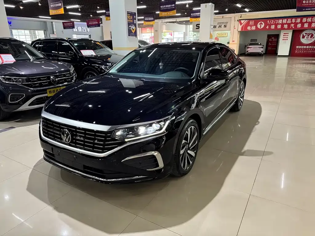 Volkswagen Passat — фото 1