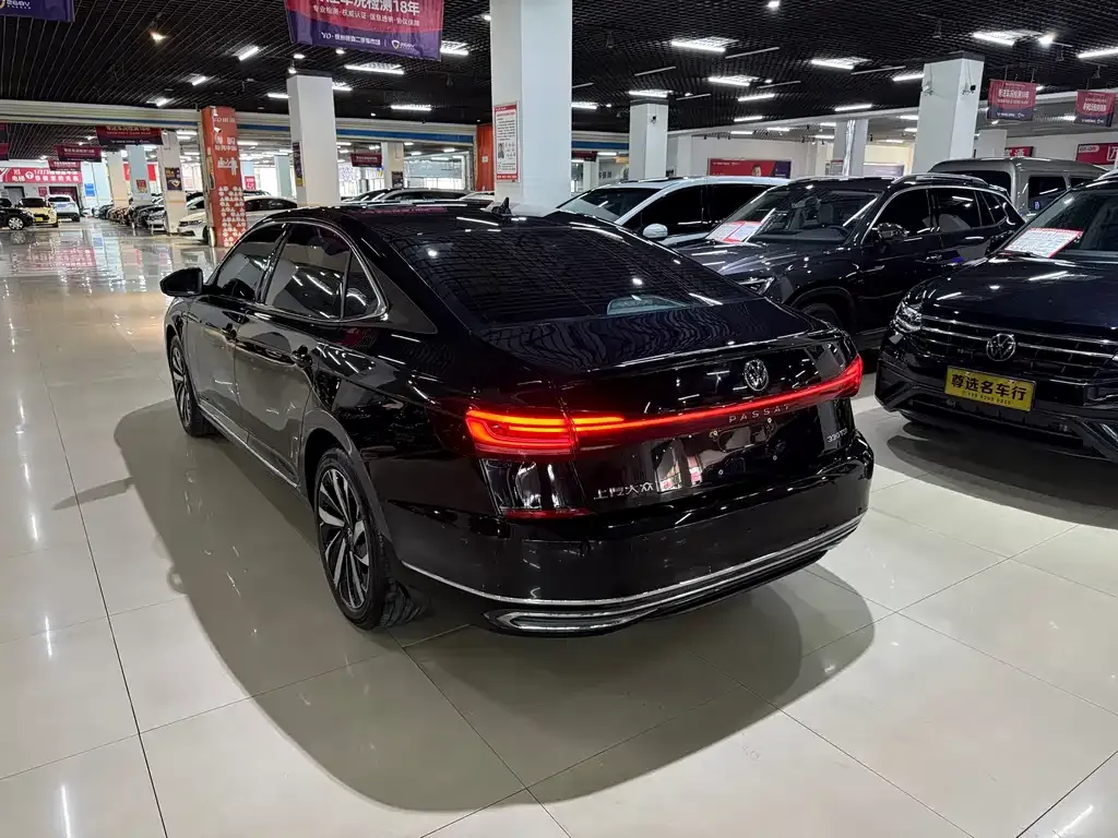 Volkswagen Passat — фото 7