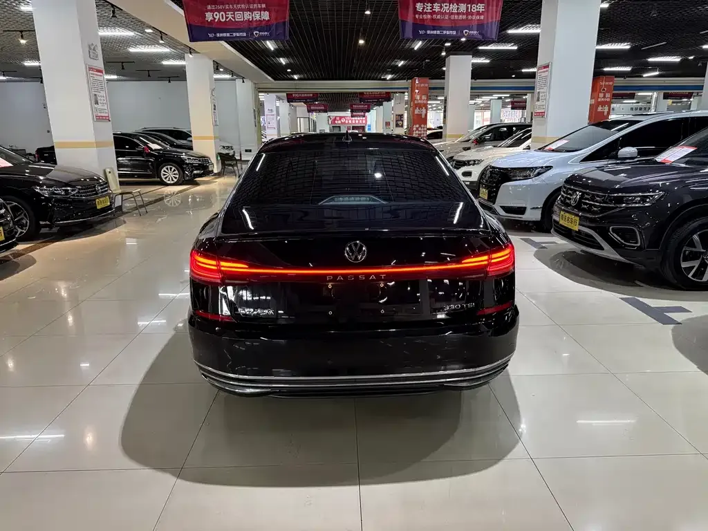 Volkswagen Passat — фото 10