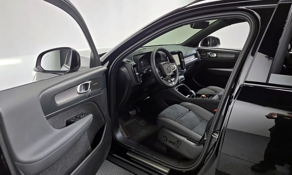 Volvo XC40 2025 из KR, фото 7