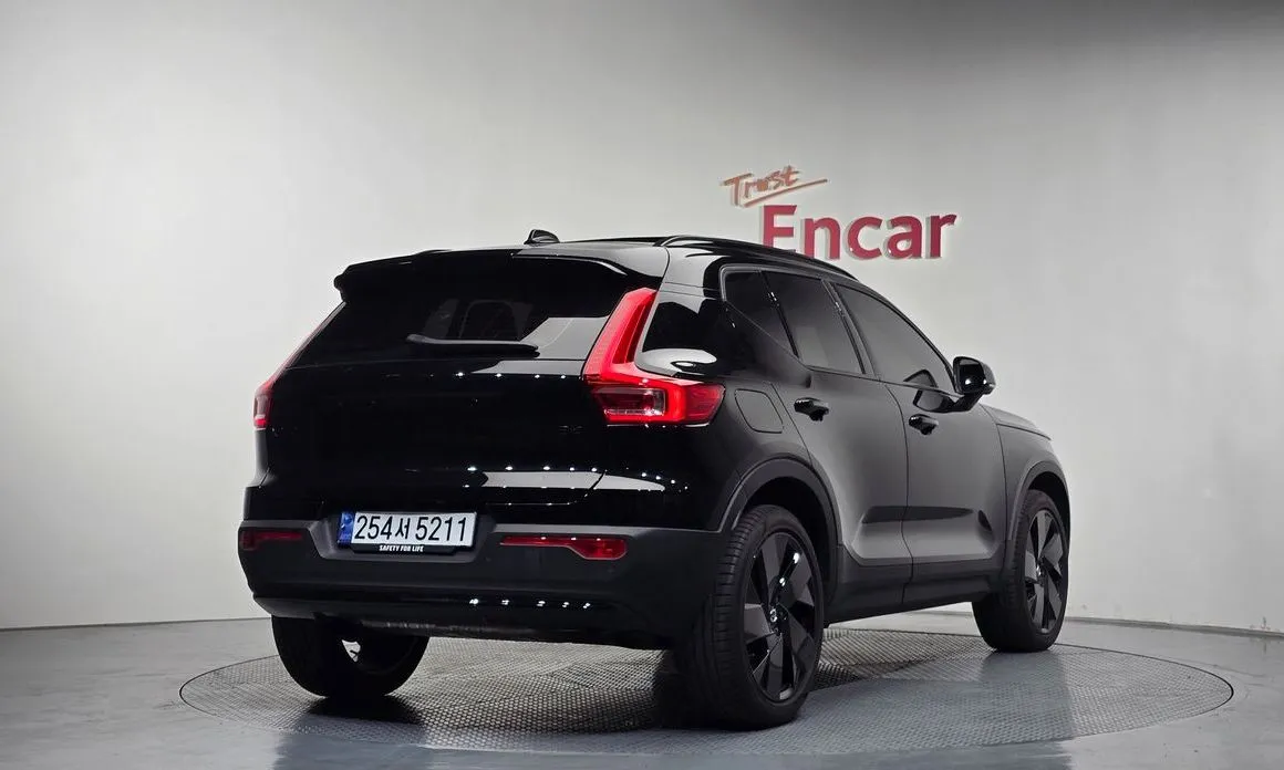 Volvo XC40 2025 из KR, фото 2