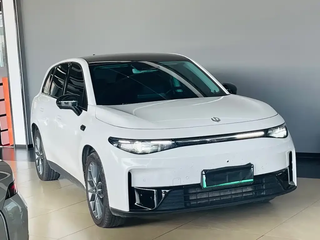 Leapmotor C10