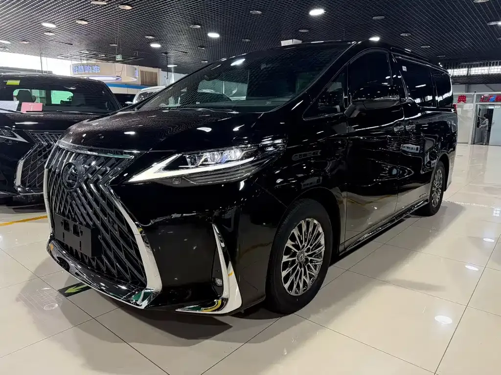 Lexus LM