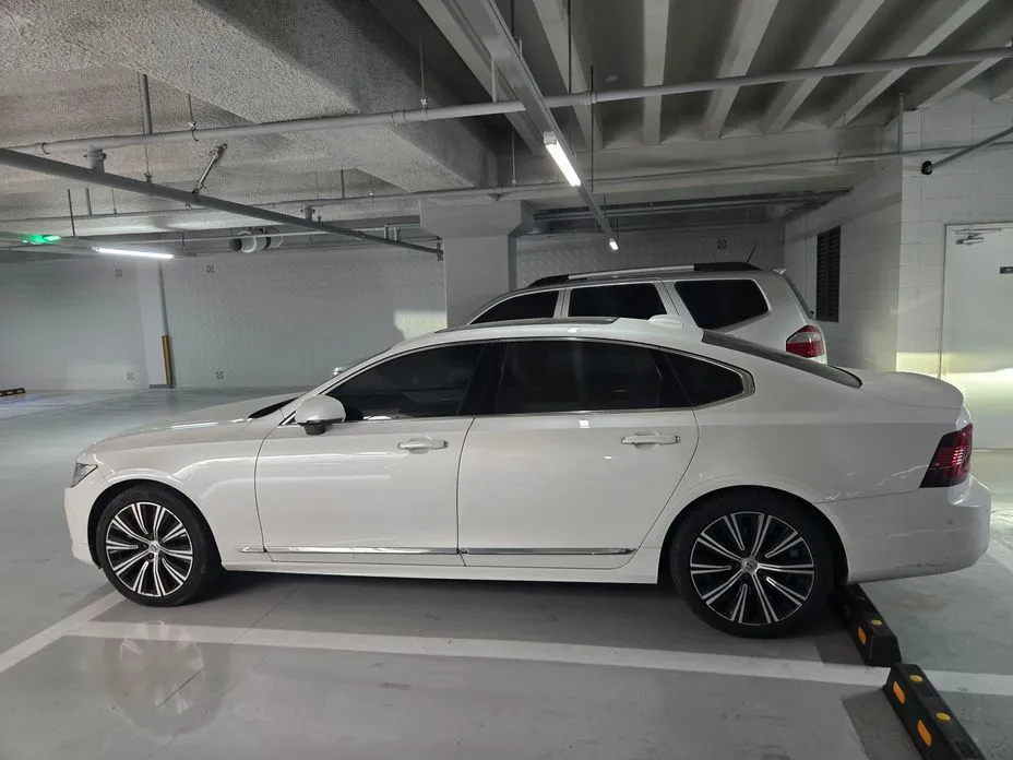 Volvo S90 2023 из KR, фото 4