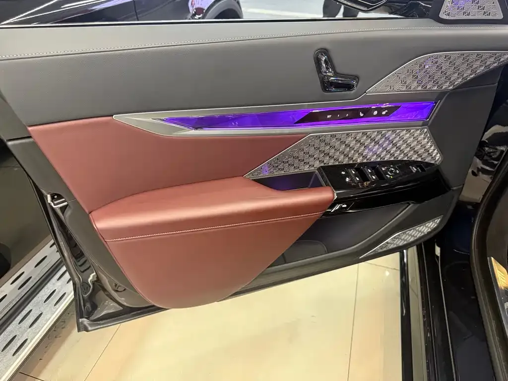 BMW i7 2023 из CN, фото 2