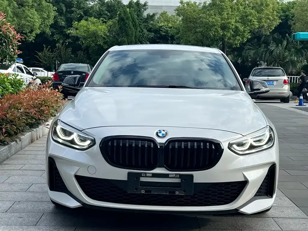 BMW 1 Series 2021 из CN, фото 9