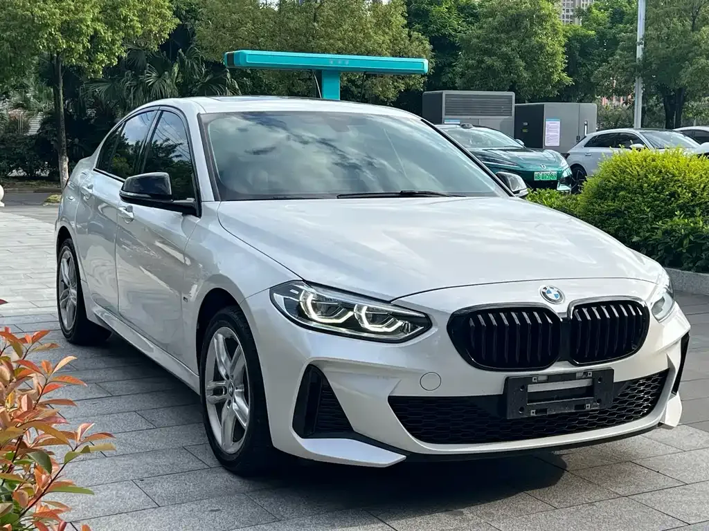 BMW 1 Series 2021 из CN, фото 8