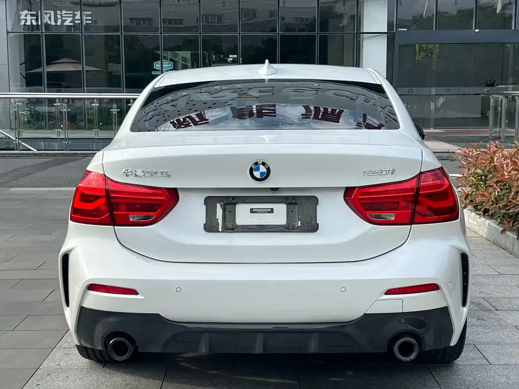 BMW 1 Series 2021 из CN, фото 3