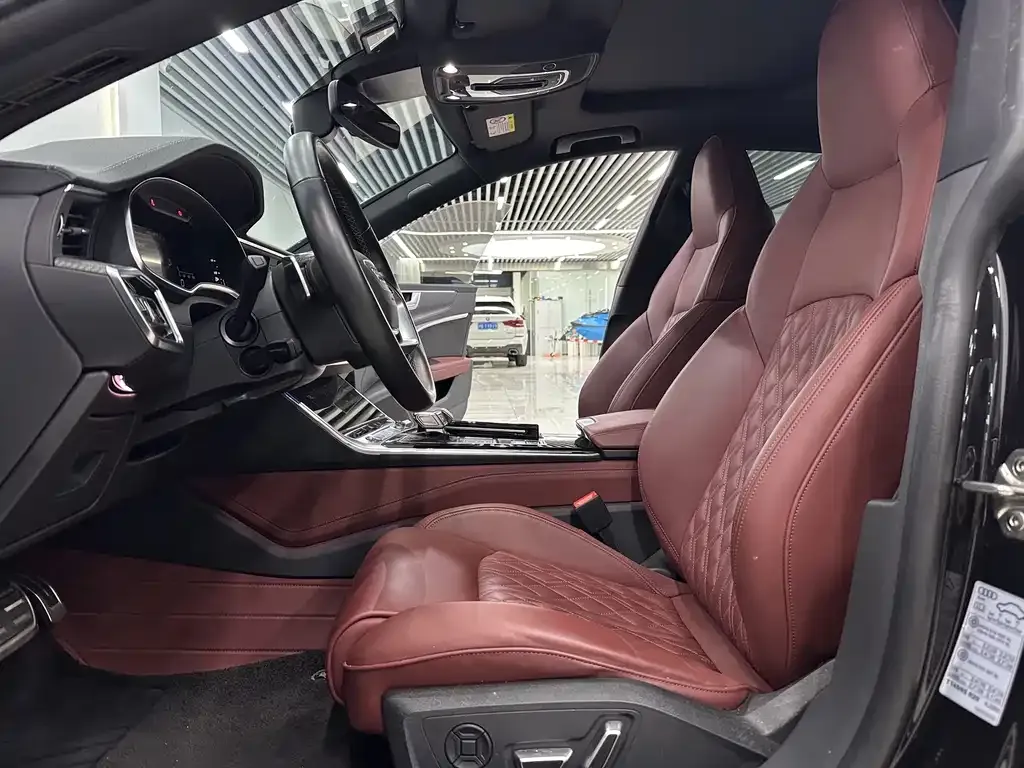 Audi A7L 2024 из CN, фото 10