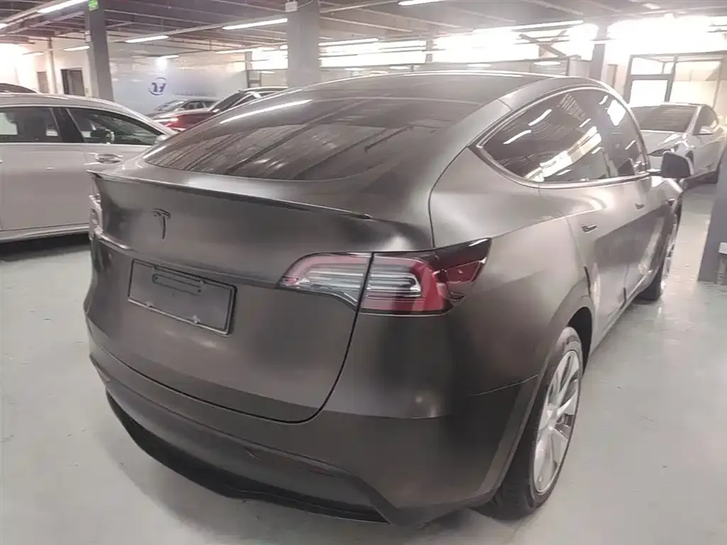 Tesla Model Y — фото 8