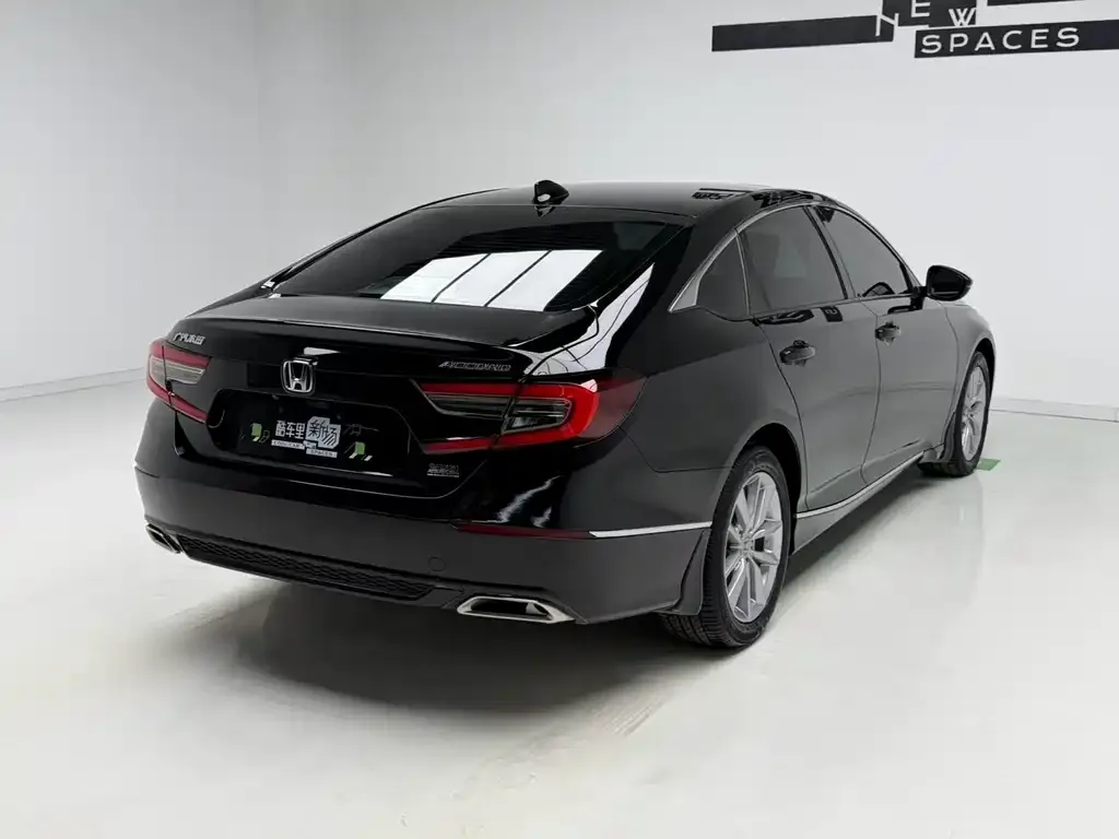Honda Accord — фото 8