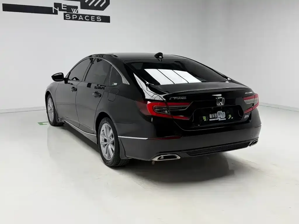Honda Accord — фото 6