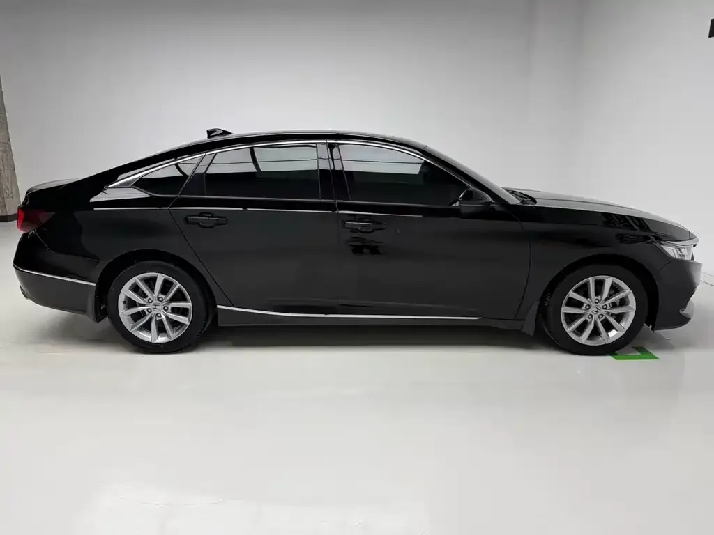 Honda Accord — фото 10