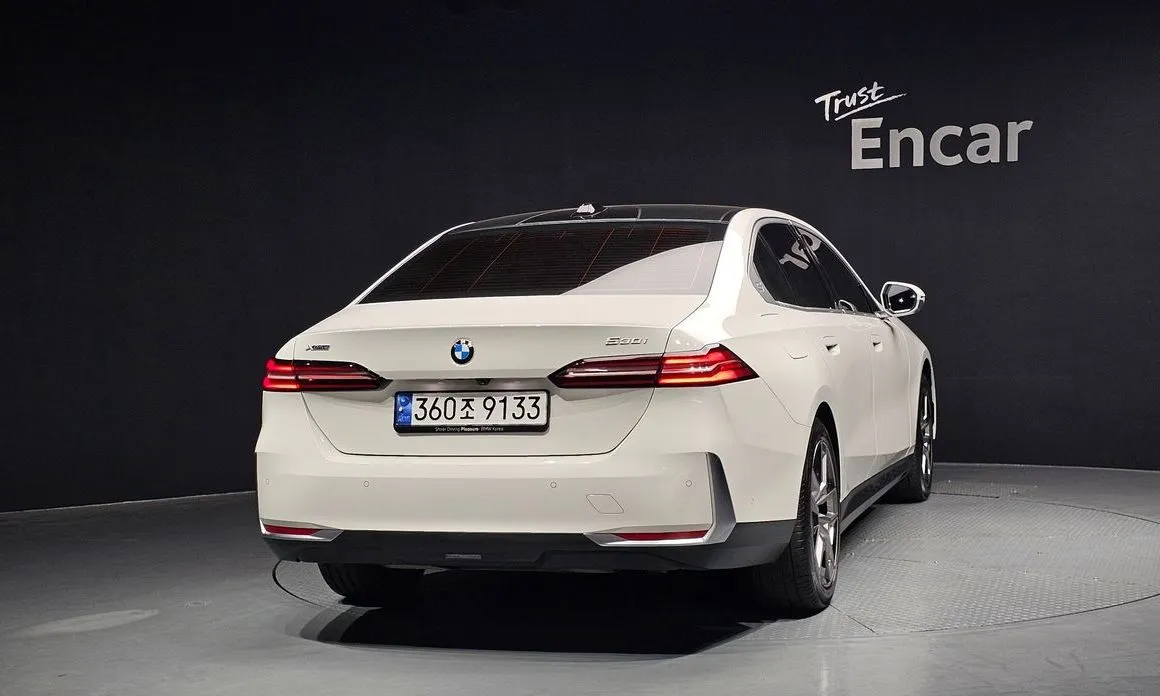 BMW 5-Series 2024 из KR, фото 9