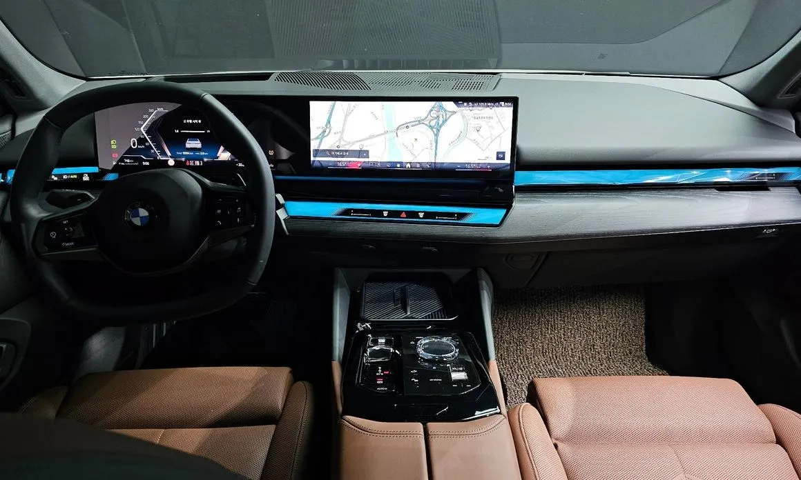BMW 5-Series 2024 из KR, фото 5