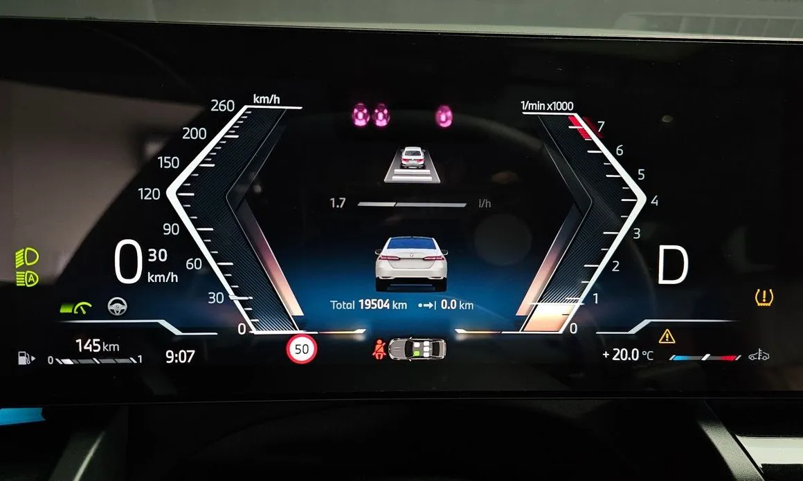 BMW 5-Series 2024 из KR, фото 8