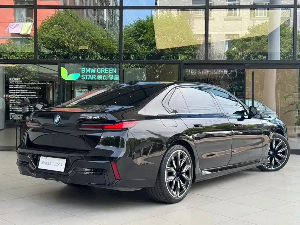 BMW i7 M70L 2025 из CN, фото 7