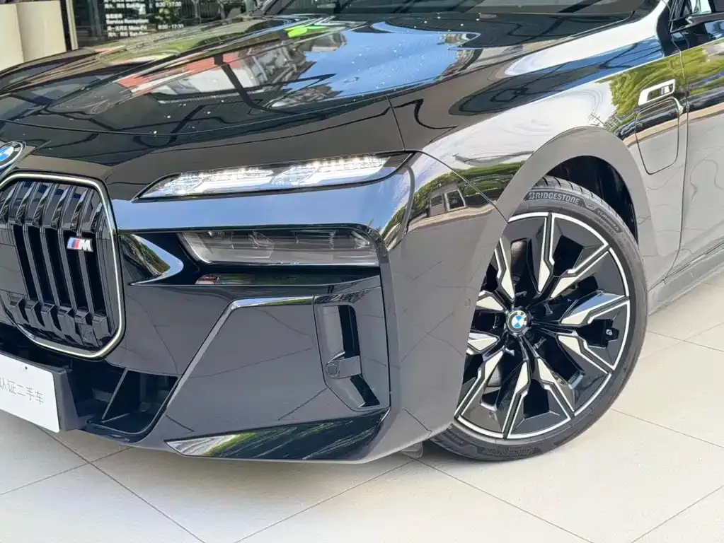 BMW i7 M70L 2025 из CN, фото 4
