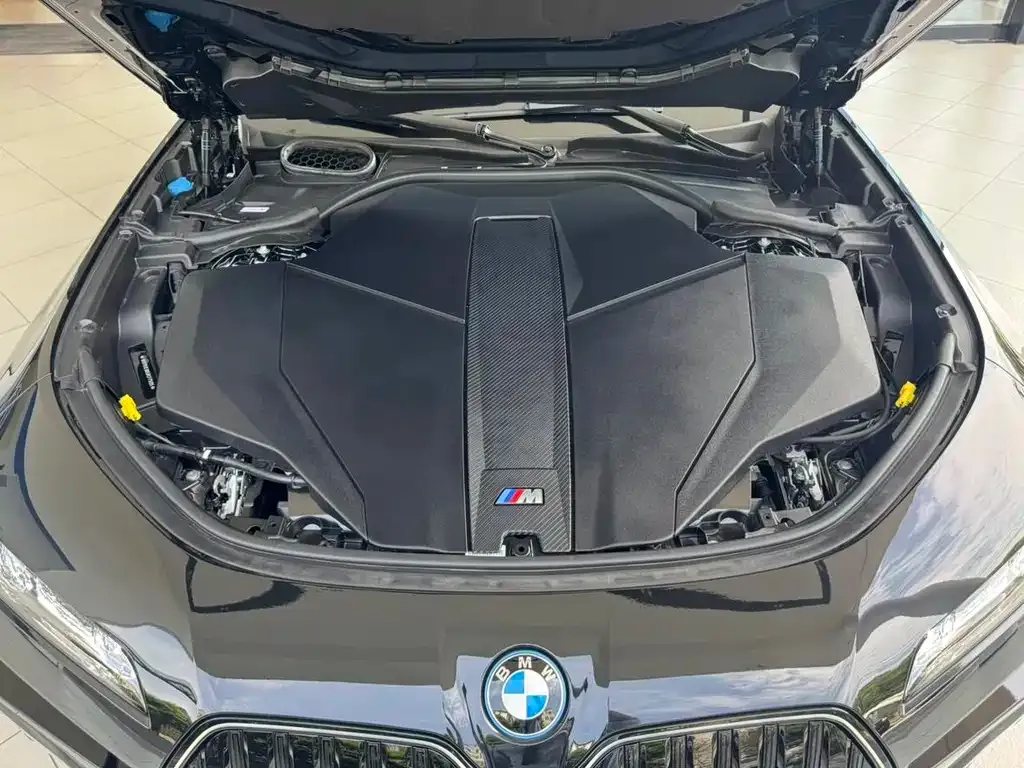 BMW i7 M70L 2025 из CN, фото 3