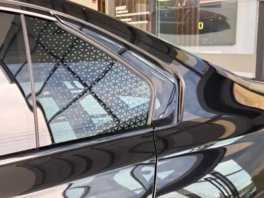 BMW i7 M70L 2025 из CN, фото 5