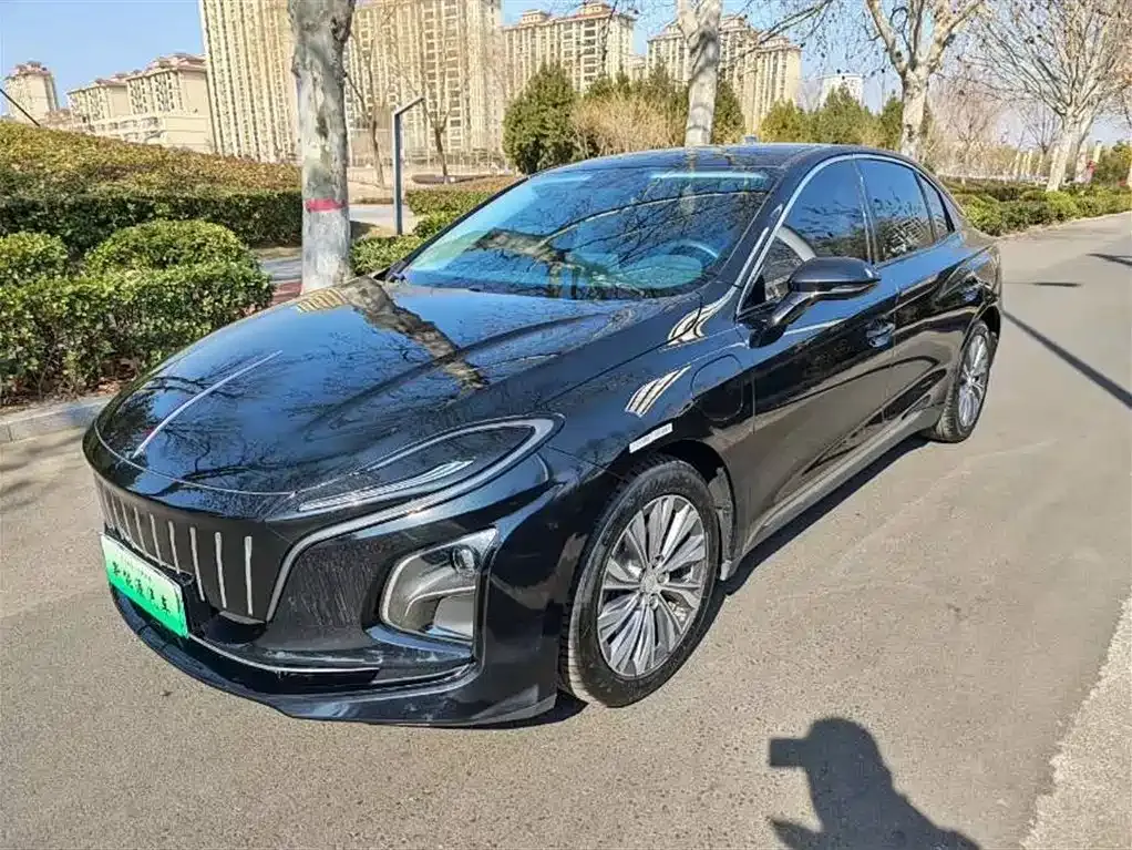 Hongqi E-QM5 — фото 1