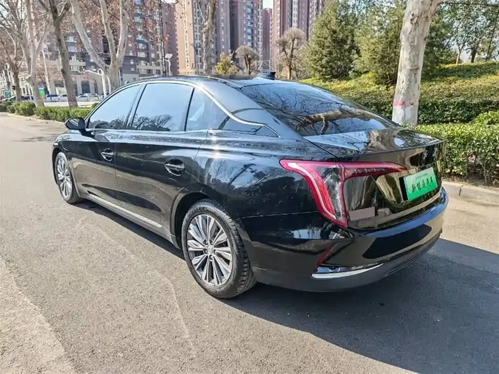 Hongqi E-QM5 — фото 6