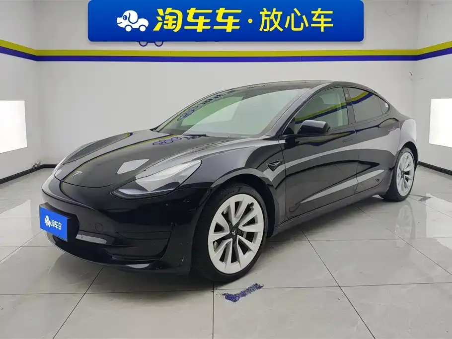 Tesla Model 3 — фото 1