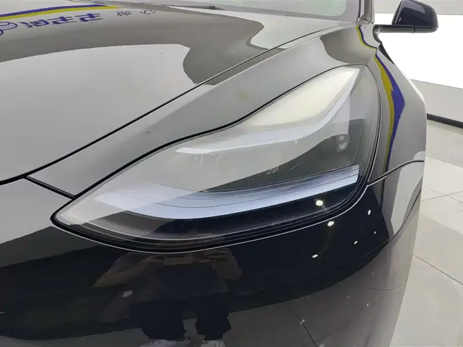 Tesla Model 3 — фото 2